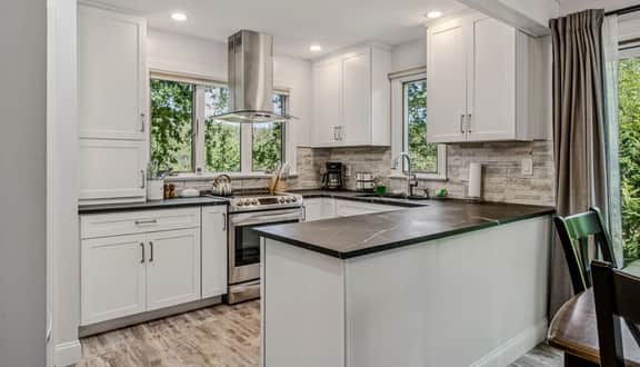 End-Unit Condo on the Fairway, Fairway Village - Image 3