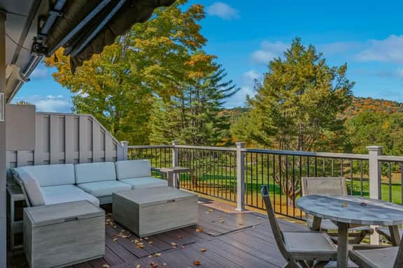 Condo with BBQ & Golf Views, Greensway - Image 2