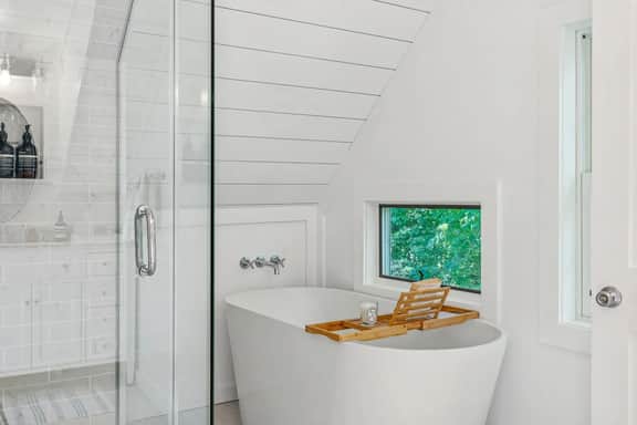 Hillside Farmhouse, Updated & Pet-Friendly - Image 4