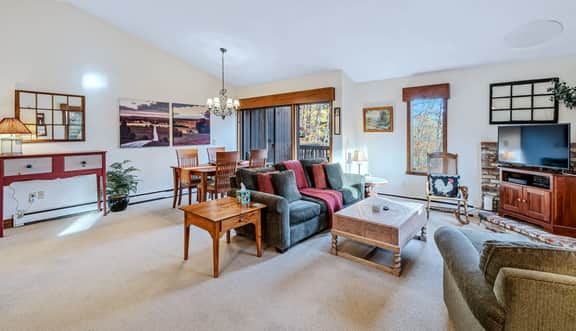 Condo near Quechee Village & Trails, Mill Run - Image 4