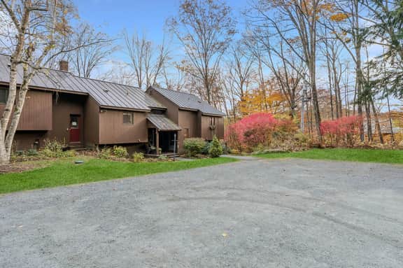 Condo near Quechee Village & Trails, Mill Run - Image 3