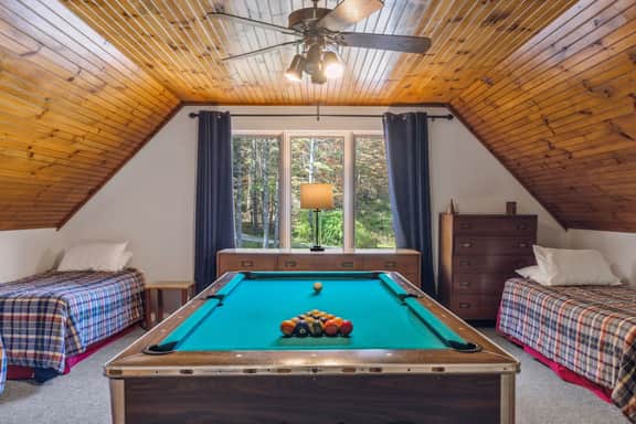 The Oasis, 5BR with Pool Table & Golf Course Views - Image 4