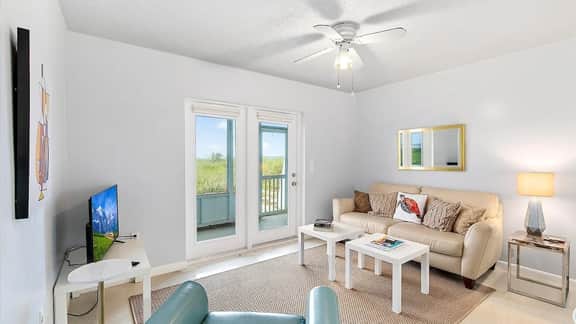 Beachfront Apartment with Screened Porch & Deck - Image 2