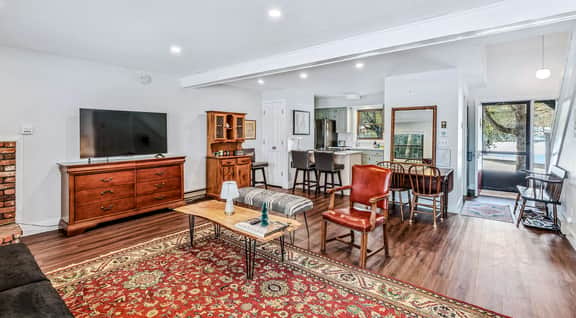 Sunny Condo with Golf Views, Windsor Village - Image 3