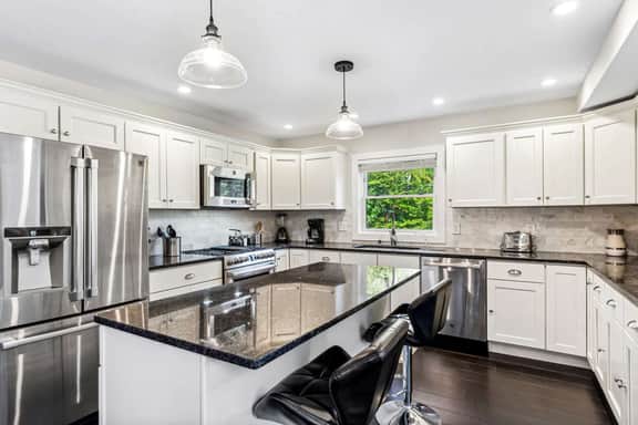 Quechee House with Dream Kitchen & Club Access - Image 3