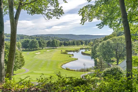 Patio Condo with Golf Views & BBQ, Windsor Village - Image 4