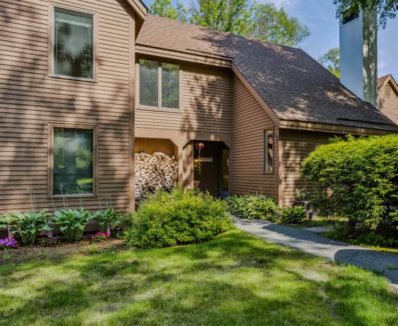 Condo Steps from Lake Pinneo, Fairway Village - Image 4