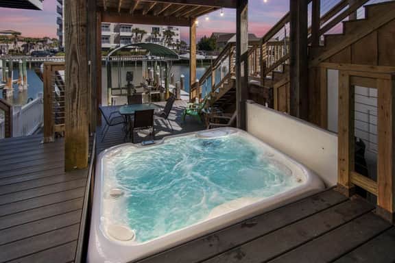 Harbor House with Hot Tub, Boat Dock & Beach Access - Image 2