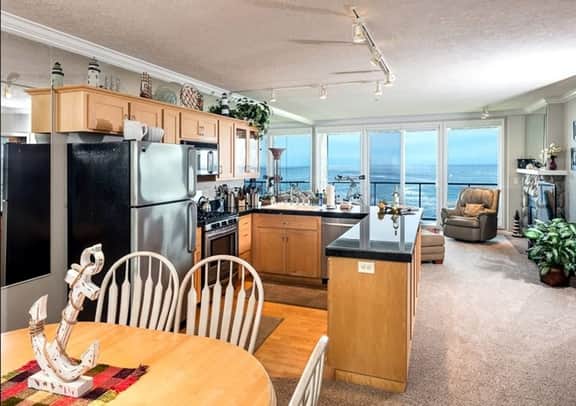 The Beacon, with Panoramic Views & Pool - Image 5