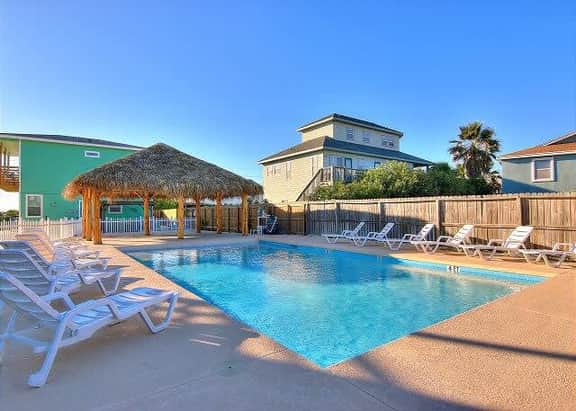 Lemon Chill Home, Arcade, Pool & Near Beach - Image 2