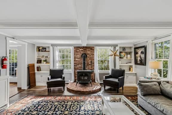 Cape Cod Home in Woodstock, Pet-Friendly & Wooded - Image 4
