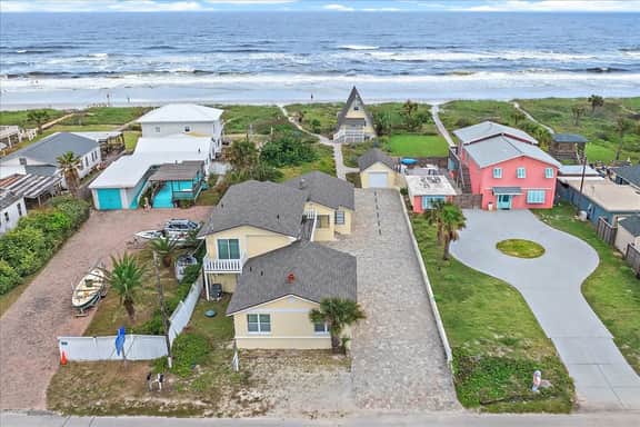 Battened Hatches Apartment with Beachfront Views - Image 2