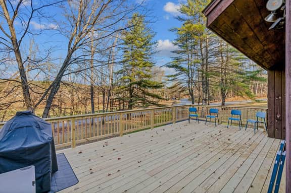 Quechee House with Hot Tub, Game Room & Golf Views - Image 3