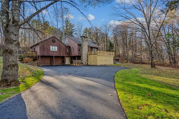 Quechee House with Hot Tub, Game Room & Golf Views - Image 2