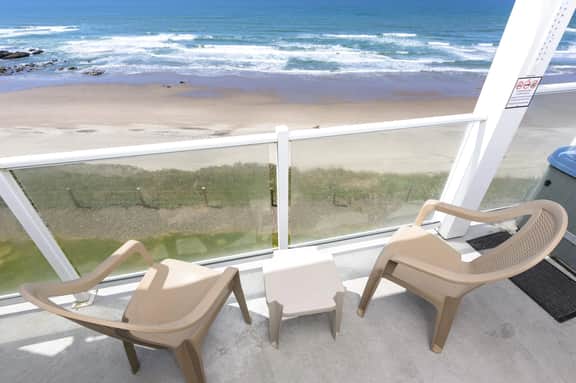 Pacific Life Condo, Ocean View Hot Tub & Pool - Image 3