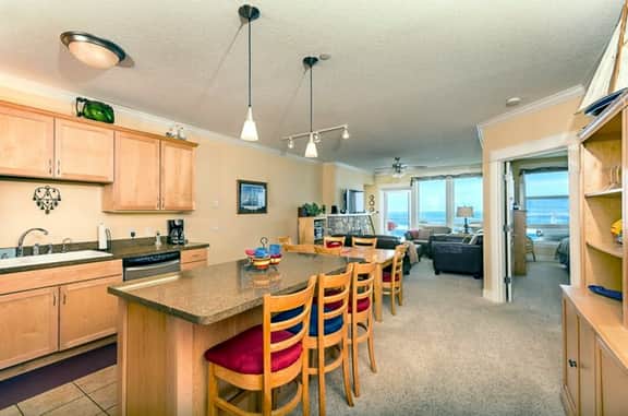 Pacific Life Condo, Ocean View Hot Tub & Pool - Image 4