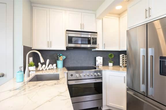 View Pointe Studio, Deck Hot Tub & Ocean Views - Image 4