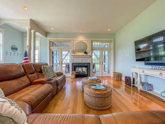 Pelican Home with Rooftop Deck & Walk to Beach - Image 2