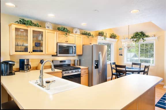 Nautical Breeze Condo, Bay Views & Fireplace - Image 5