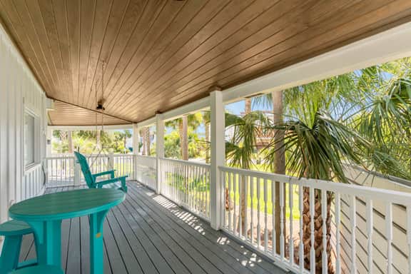 Holiday Isle Home, Pool, Balcony & Tiki Cruise - Image 4