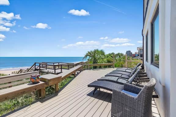 Beachfront Villa, Panoramic Deck & Private Beach - Image 4
