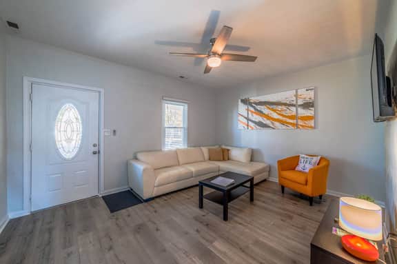 Orange Crush Townhome I, Beach & Pet-Friendly - Image 3