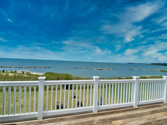 Beachfront Home, Sunset Views & Bay Creek Access - Image 4