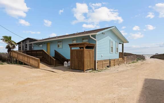 Driftwood Beachfront Home with Pool & Golf Cart - Image 5