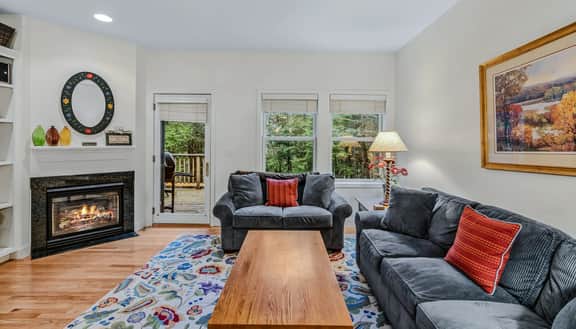 Condo with Game Room & Lake Views, Vale Village - Image 4