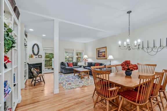 Condo with Game Room & Lake Views, Vale Village - Image 2