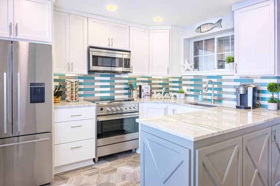Ocean Jewel Studio with Hot Tub & Fireplace - Image 2