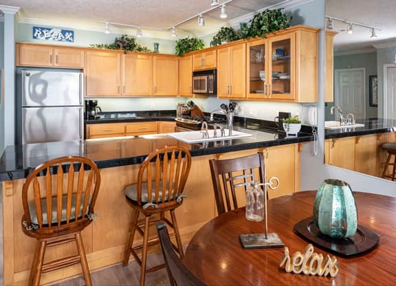 Whalers View Condo, Oceanfront Balcony & Pool - Image 5
