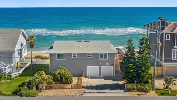 Turtles Nest Oceanfront Home with Beach Access - Image 4