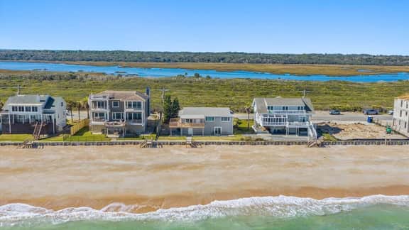 Turtles Nest Oceanfront Home with Beach Access - Image 2