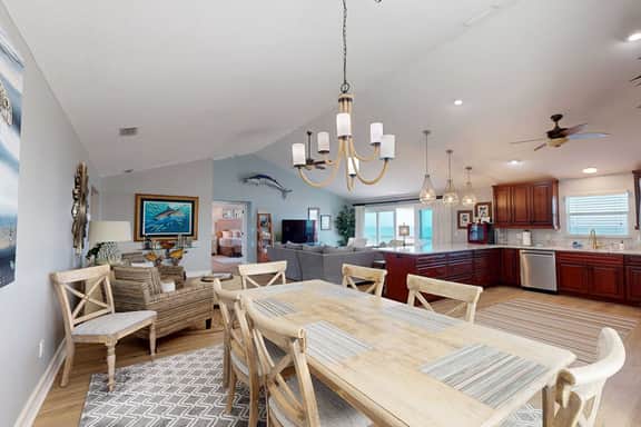 Tropical Sands with Oceanfront Deck & Beach Access - Image 3