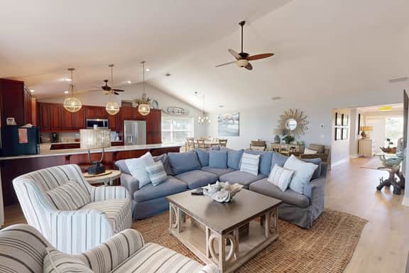 Tropical Sands with Oceanfront Deck & Beach Access - Image 4