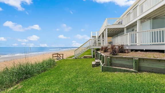 Sandy Cheeks Home, Game Room & Oceanfront Deck - Image 3