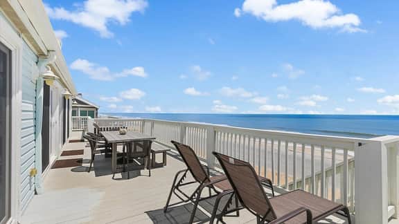 Sandy Cheeks Home, Game Room & Oceanfront Deck - Image 2