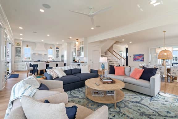 Beachfront Estate with Putting Green, Bay Creek - Image 5