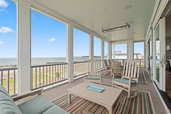 Beachfront Estate with Putting Green, Bay Creek - Image 4