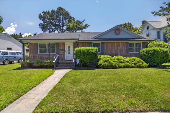 Nautical Miles Home, Close to Park, Beach & Shops - Image 5