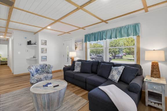 Nautical Miles Home, Close to Park, Beach & Shops - Image 3