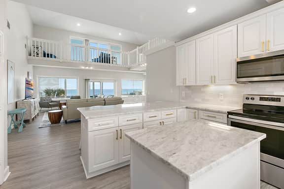Sunny Palms Home with Private Deck & Ocean Views - Image 5