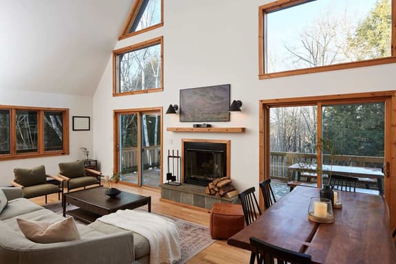 Woodland Chalet, Fire Pit, Deck & Forest Views, 3-Bed - Image 1