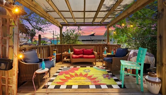 Beachside Cottage with Private Hot Tub & Near Beach - Image 1
