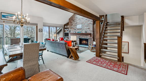Fireplace Condo with Sweeping Golf Views, Greensway - Image 1