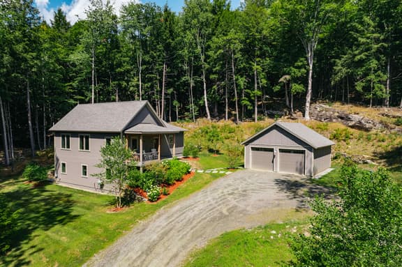 Quechee Home with Fireplace & Quechee Club Access - Image 1