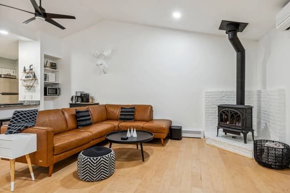Luxe Condo in the Heart of Quechee, Mill Run - Image 1