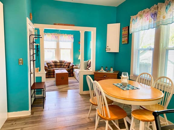 Flip Flop Cottage, Near Beach & Pet-Friendly - Image 1