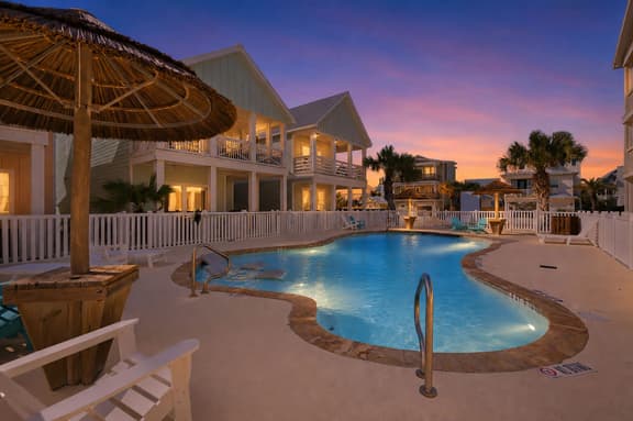 Sea Shack, Triple Decks, Pool & Beach Boardwalk - Image 1